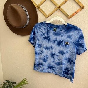 Wild Fable Blue Tie Dye Soft Stretch Rainbow Embroidery Crop Retro Tee T-Shirt